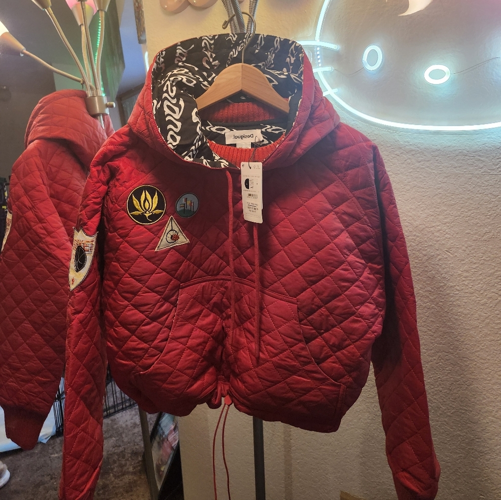 💝💝💝Desigual Red and Black Quilted Jacket with Graphic Lining💝💝💝